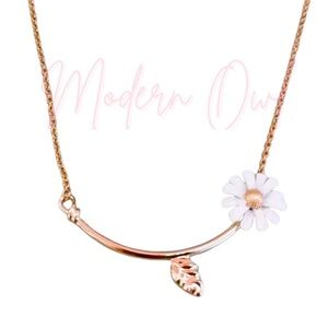 🌻 Wild Asymmetric Daisy Flower Necklace